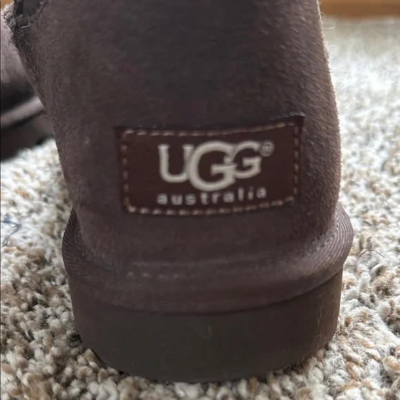 Cozy Brown Buttoned Women's Boots - Picture 7 of 8